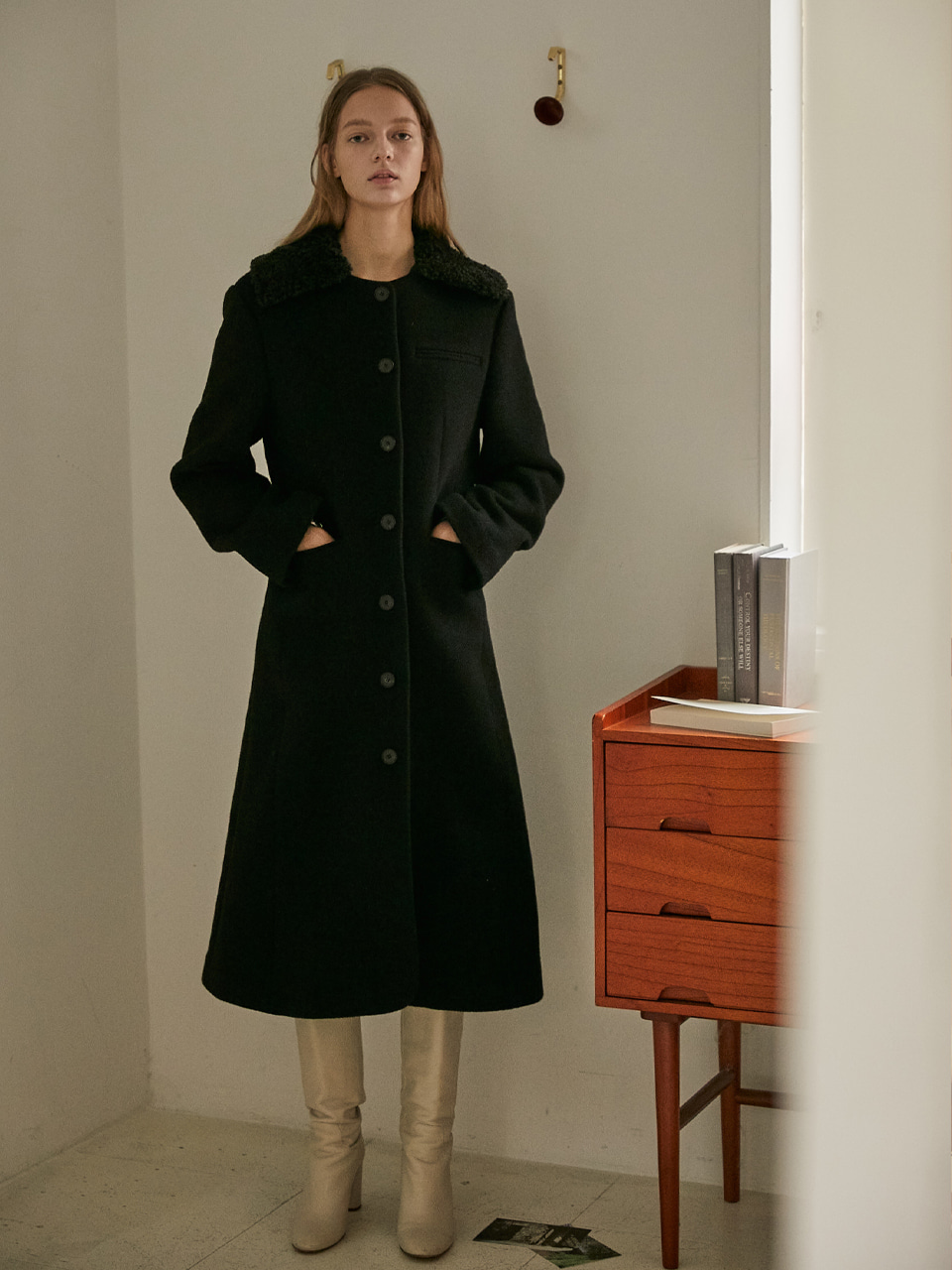 (Black)Vivienne Silhouette Single Collar Coat